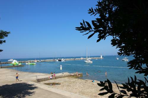 Apartamento Dea, 180 M From The Beach