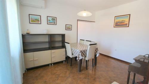 Apartamento Laura , 30 M From The Beach