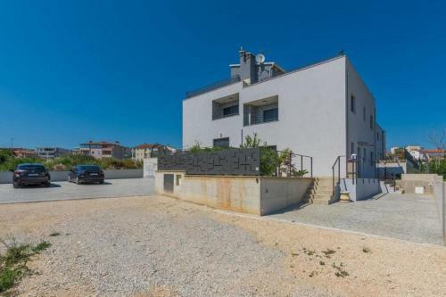Hostal Apartments One&two