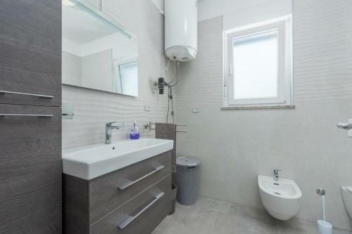 Hostal Apartments One&two