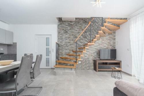 Hostal Apartments One&two