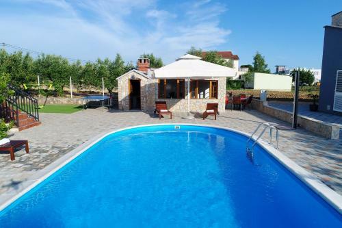 Villa Divinus