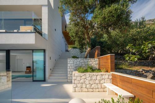 Villa Bue Moon