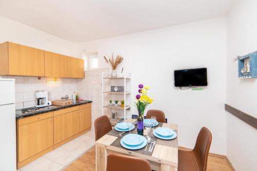 Apartments By The Sea Podaca, Makarska - 9712