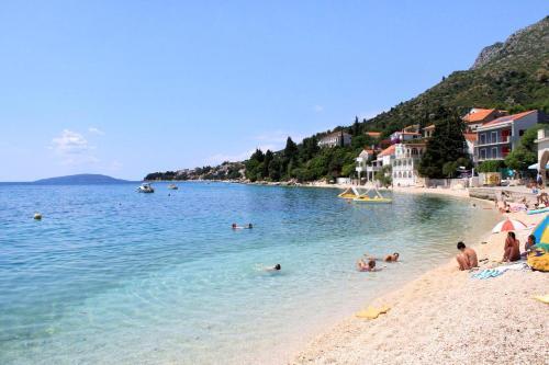 Apartments By The Sea Brist, Makarska - 19330