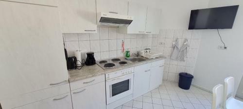 Cozy 2 Room Apartment In Magdeburg