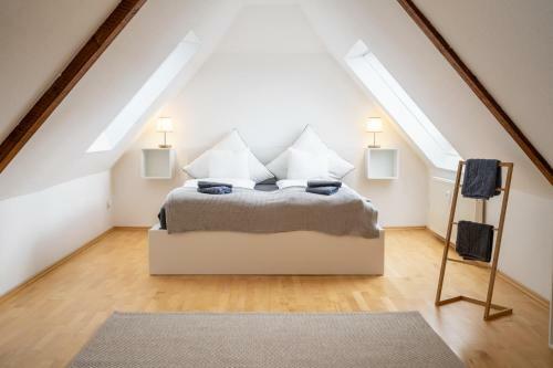 Apartamento Gro�e 3-zimmer Maisonette Wohnung In Neuhausen