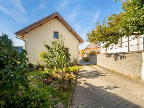 Inviting Holiday Home In Neunburg With Private Garden