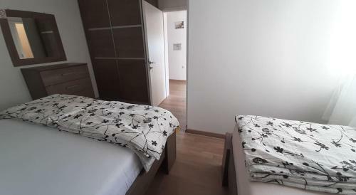 Hostal Apartments Villa Ravli?