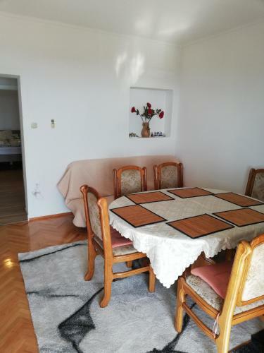 Hostal Apartments Villa Ravli?