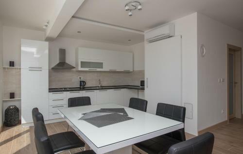 Hostal Apartments Villa Hadria