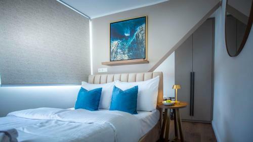 Delphi Hotel & Restaurant