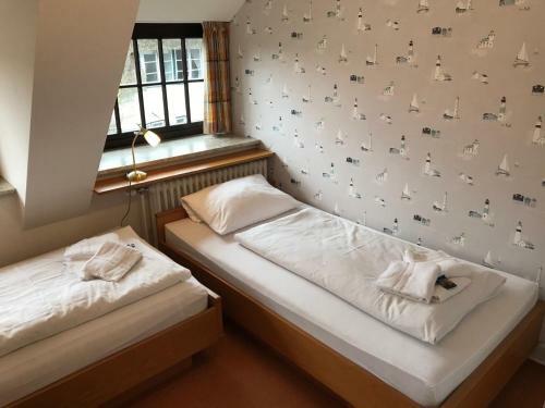 Hansen Nieblum Haush�lfte