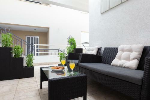 Apartments R