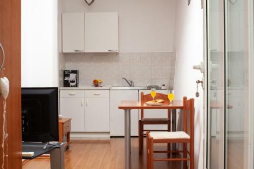 Apartments R