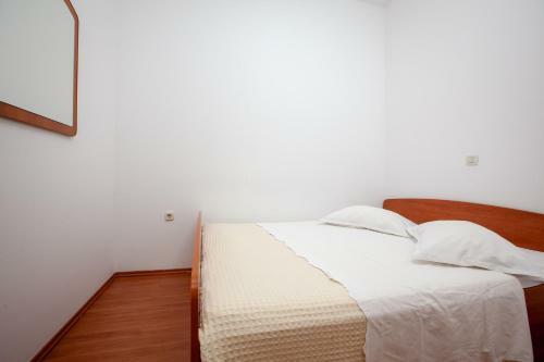 Apartments R