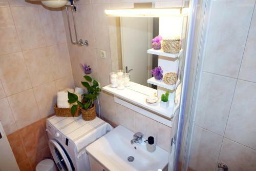 Charming Apartment In Prime Area