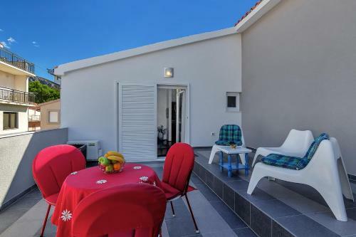 Apartmani Maja