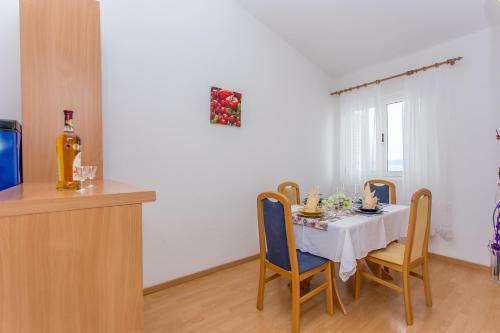 Apartments Snjezana Makarska