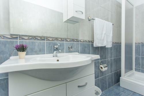 Apartments Snjezana Makarska