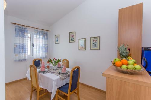 Apartments Snjezana Makarska