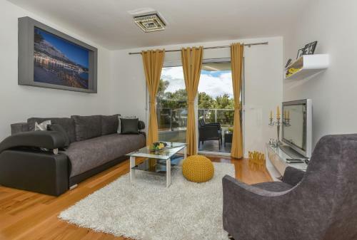 Apartment ?aninovica I
