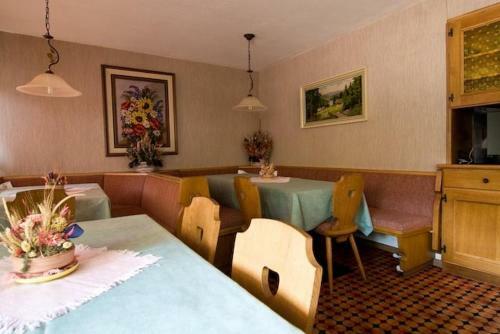Hotel Pension Enzian