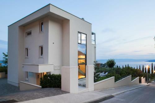 Villa Luki?
