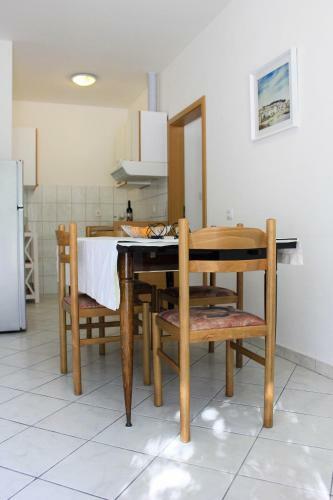 Apartments Pino