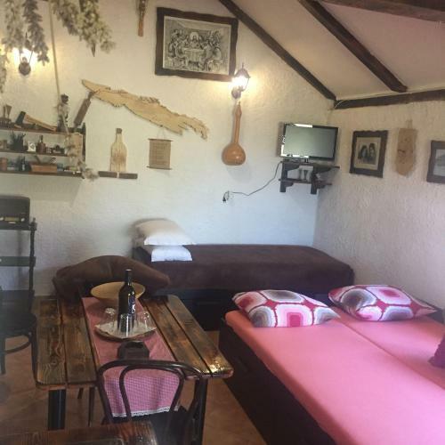 Hostal Vila Viva ~ Brks Cottage