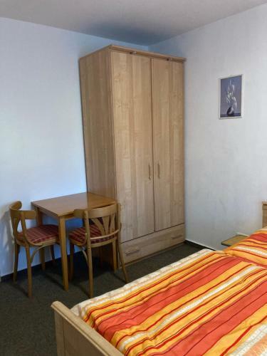 Hostal Pension Tom�s H�tte