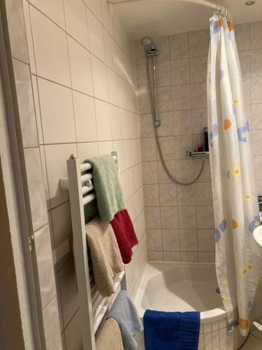 Hostal Pension Tom�s H�tte