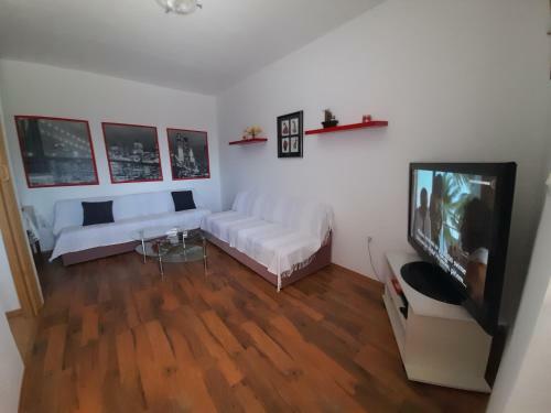 Apartment ?ana