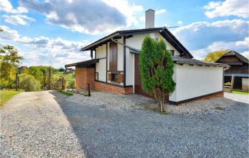 Amazing Home In Popovaca With Wifi And 2 Bedrooms