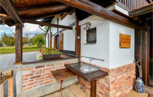 Amazing Home In Popovaca With Wifi And 2 Bedrooms