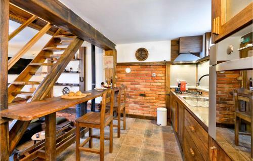 Amazing Home In Popovaca With Wifi And 2 Bedrooms