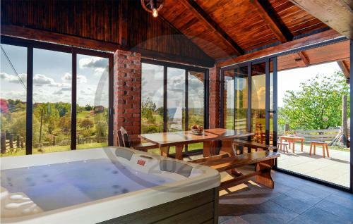 Amazing Home In Popovaca With Wifi And 2 Bedrooms