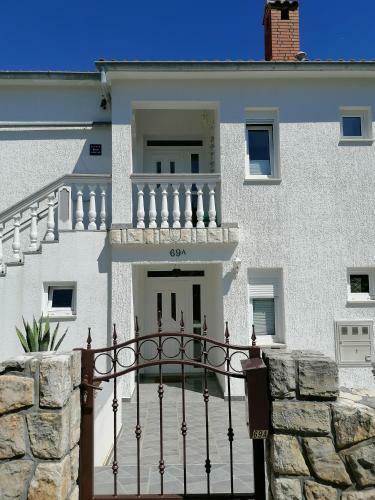 Four Bedrooms Villa Anita