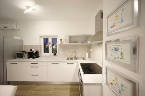 Holiday House With Heated Pool In A Rural Setting