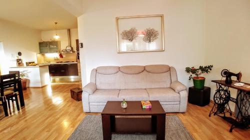 Spacious Garden House, Orebi? (4+1)