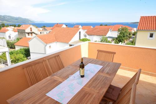 Apartamentos Luxury Penthouse With Jacuzzi In Orebi? (dalmatia)