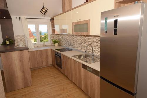Apartamentos Luxury Penthouse With Jacuzzi In Orebi? (dalmatia)
