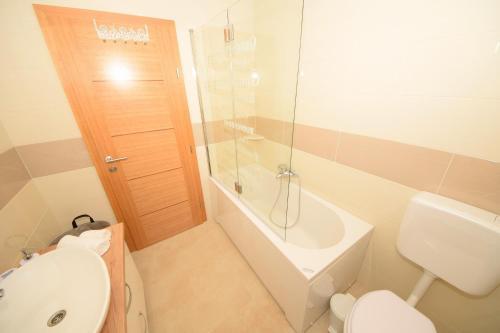 Apartamentos Luxury Penthouse With Jacuzzi In Orebi? (dalmatia)