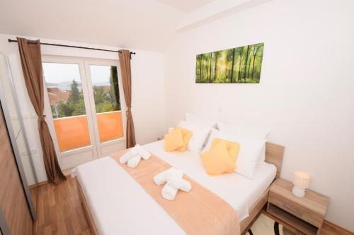 Apartamentos Luxury Penthouse With Jacuzzi In Orebi? (dalmatia)