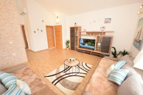 Apartamentos Luxury Penthouse With Jacuzzi In Orebi? (dalmatia)