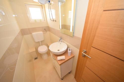 Apartamentos Luxury Penthouse With Jacuzzi In Orebi? (dalmatia)