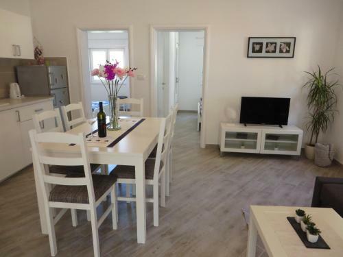 Hostal Apartments Domino