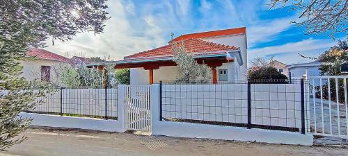 Little House Orebi?