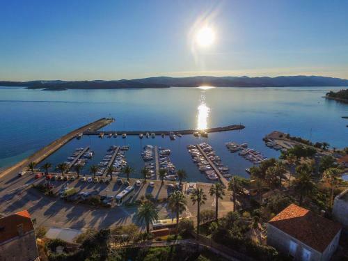 Holiday Apartments Mare