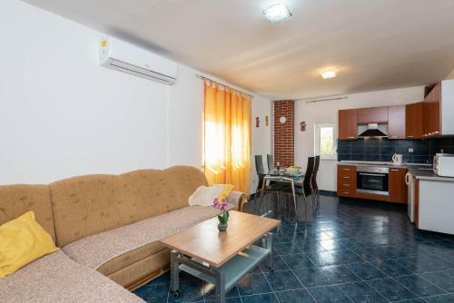 Holiday Apartments Mare